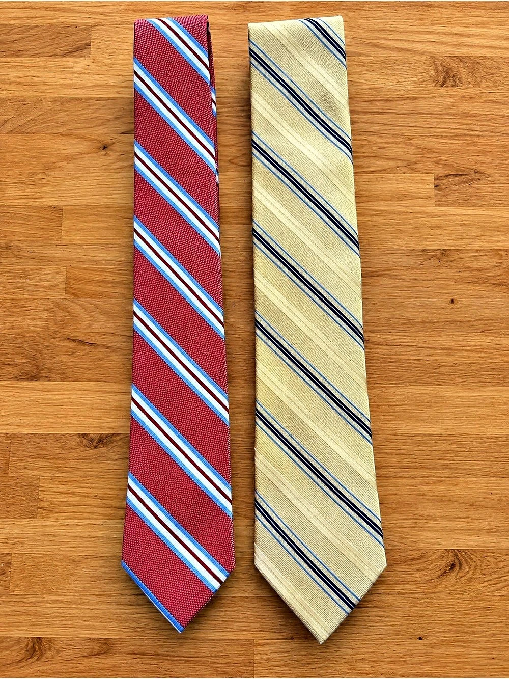 Michael Kors/Combatant Gentlemen Striped Silk Tie Set in Red & Yellow Like New